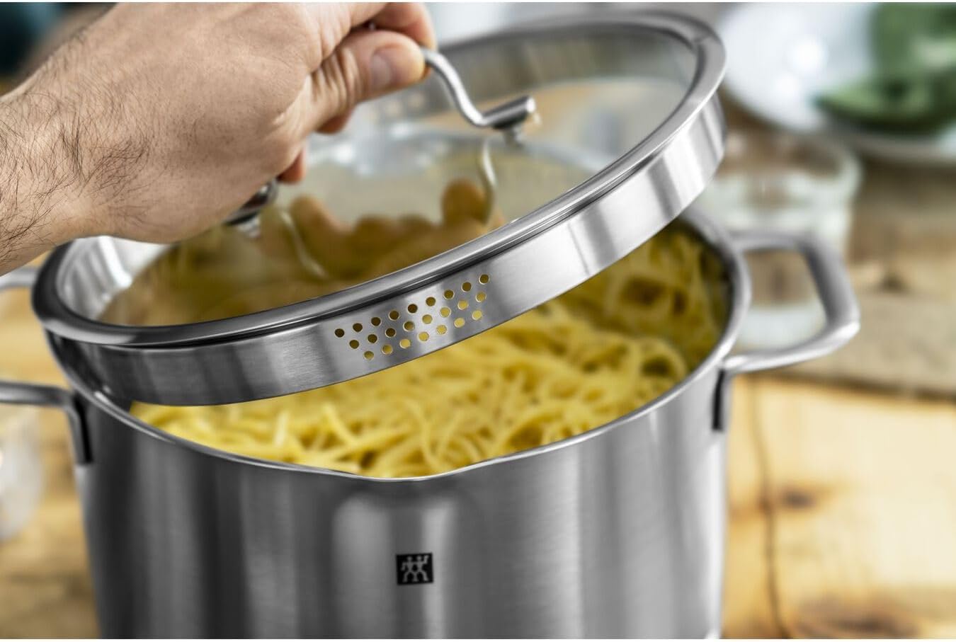 ZWILLING TrueFlow - Batería de cocina (5 piezas, con colador integrado en la tapa de cristal, apta para inducción, sin revestimiento, acero inoxidable)